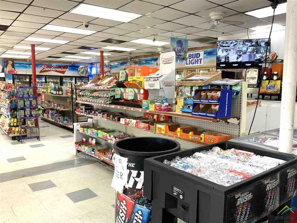 403 S Greer Blvd, Pittsburg, TX 75686
